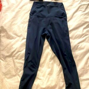 Navy blue leggings with pockets
